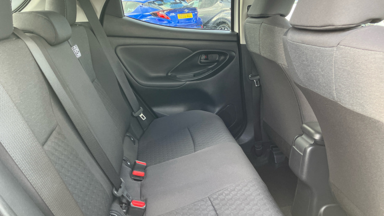 Toyota Yaris 1.5 Hybrid Design 5dr CVT Hybrid Hatchback